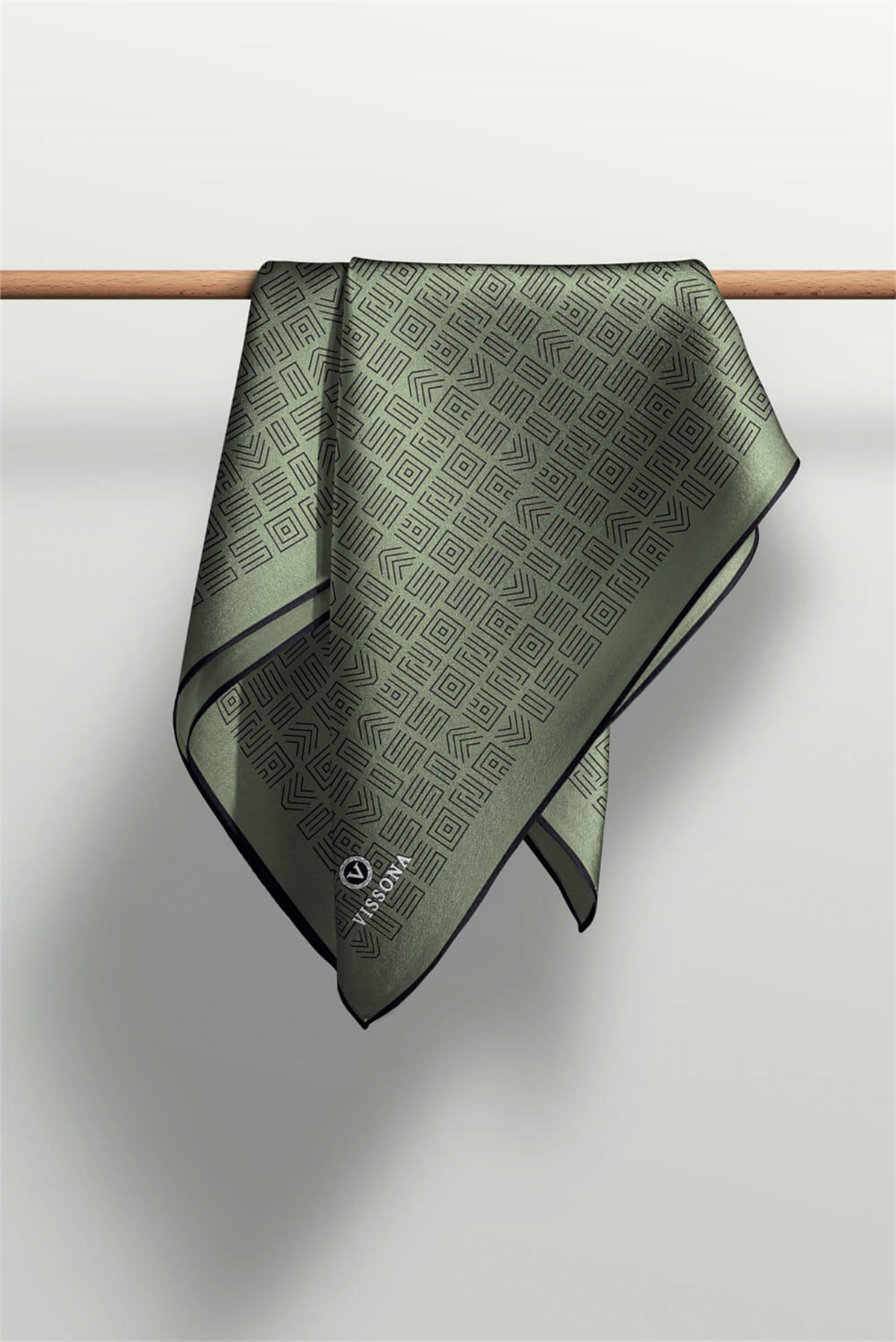 %57 İPEK %43 VİSKON Twill İpek Etnik Motif Desenli Haki - Siyah Renkli 90x90 Eşarp Dikim Şekli : El Dikişi