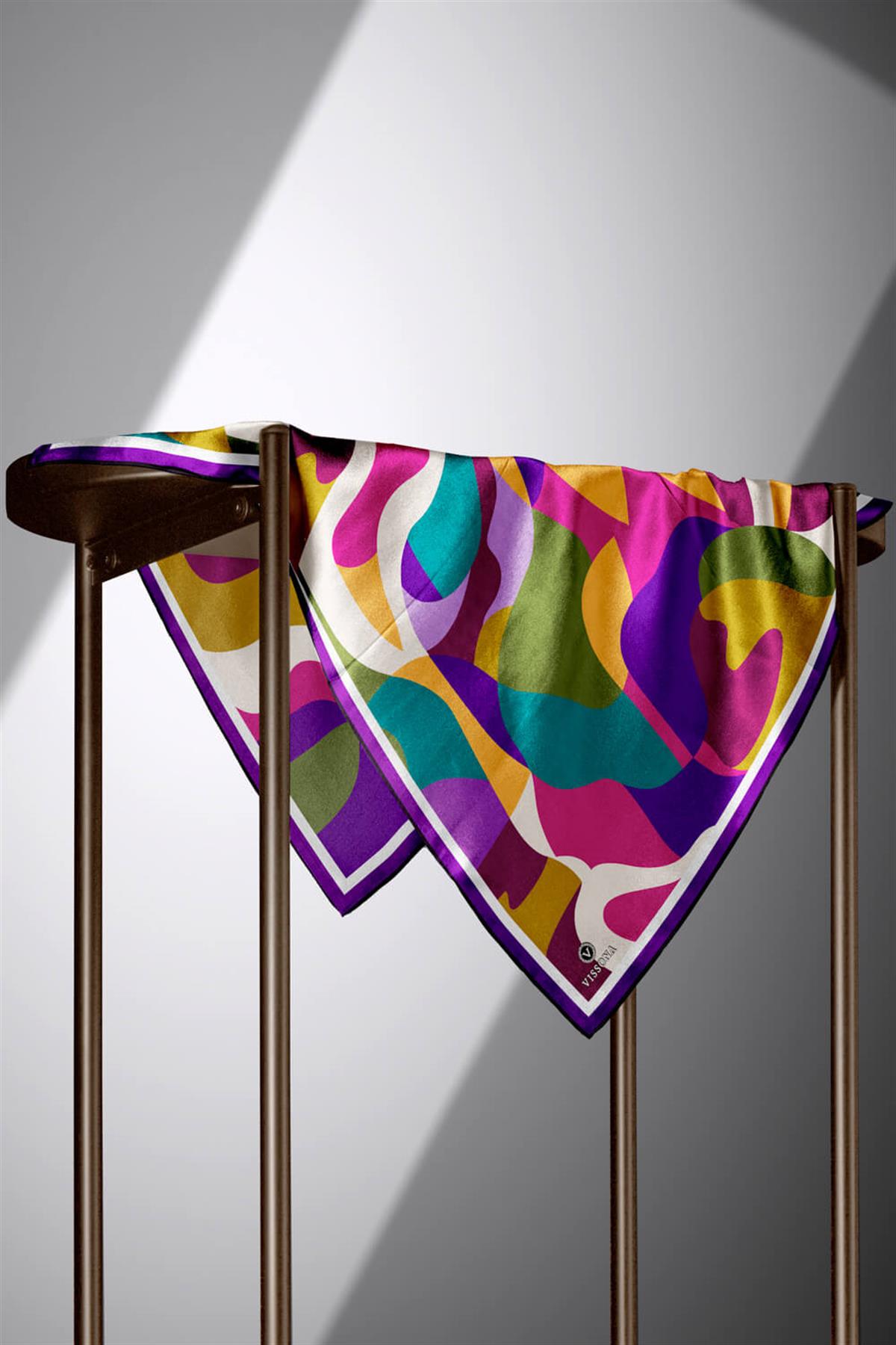 %100 Twill İpek Geometrik Desenli Mor - Petrol Yeşili Renkli 90x90 Eşarp Dikim Şekli : El Dikişi