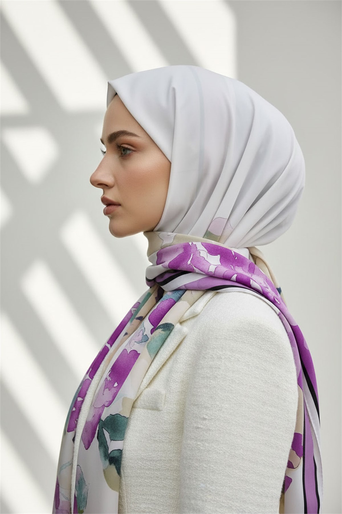 KREP ÇİÇEK DESENLİ KREM - MÜRDÜM RENKLİ 75X195 KIRIŞMAZ ŞAL