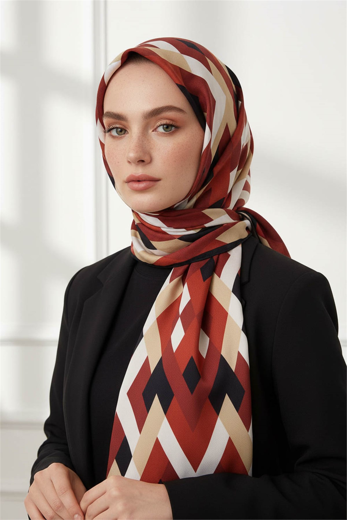 KREP GEOMETRİK DESENLİ BORDO - SİYAH RENKLİ 75X195 KIRIŞMAZ ŞAL