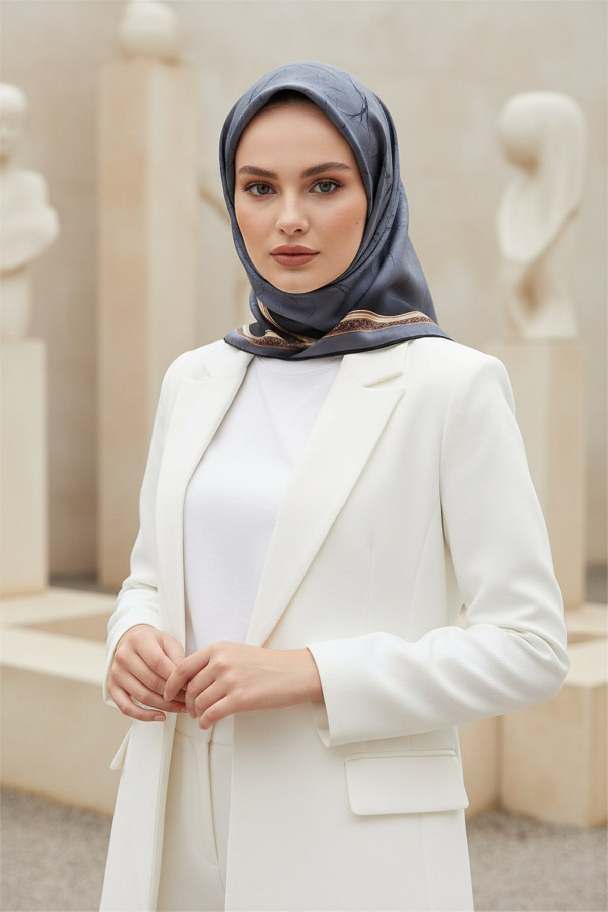 %100 Twill İpek Mermer Desenli Gri Renkli 90x90 Eşarp Dikim Şekli : El Dikişi
