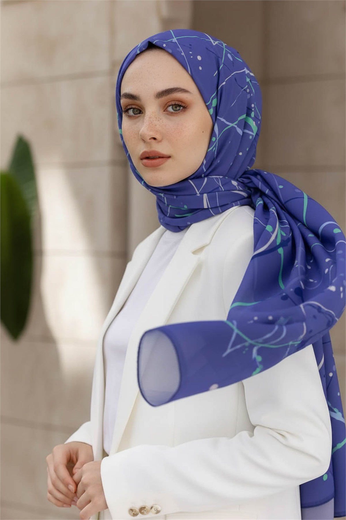 KREP BOYA DAMLASI DESENLİ İNDİGO RENKLİ 75X195 KIRIŞMAZ ŞAL