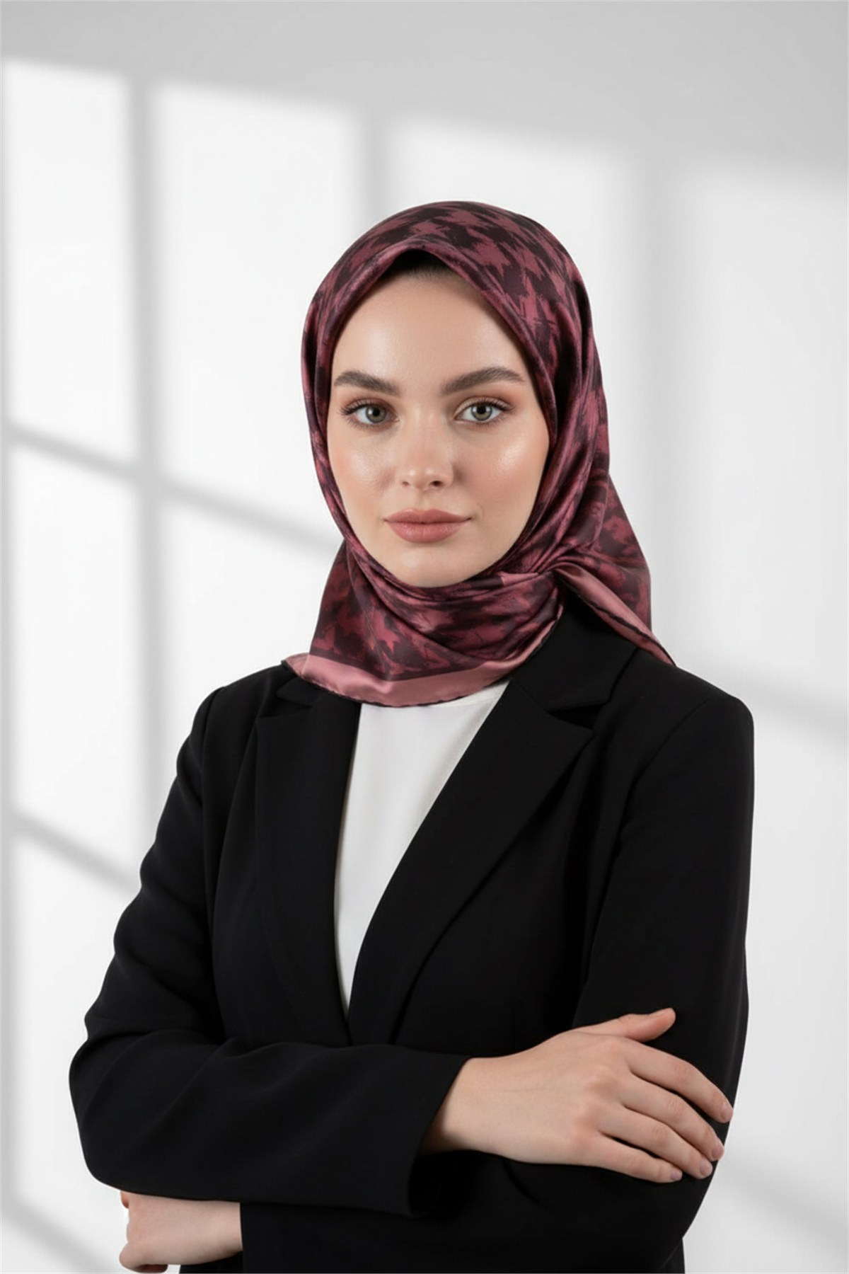 Twill Kazayağı Desenli Pudra Renkli 90x90 Eşarp (İpek İçermez) Kenar Dikiş Şekli El Dikişli