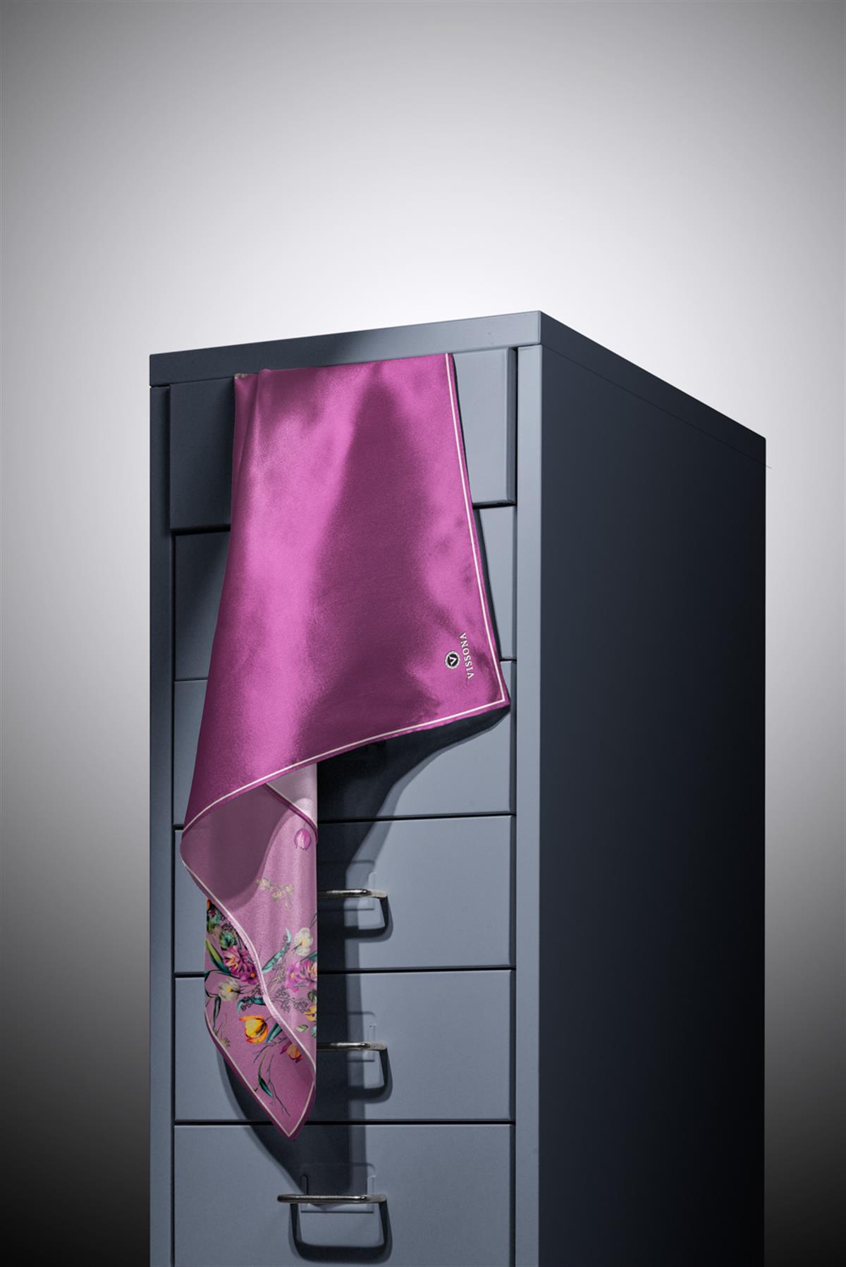 %100 Twill İpek Sonsuz Çiçek Desenli Pembe Renkli 90x90 Eşarp Dikim Şekli : El Dikişi