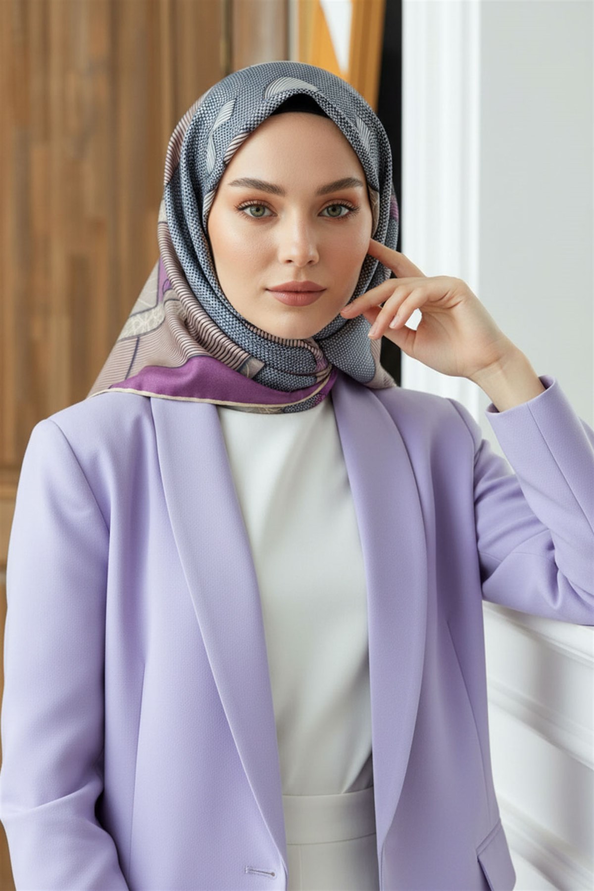 %100 Twill İpek Geometrik Desenli Vizon - Pudra Renkli 90x90 Eşarp Dikim Şekli : El Dikişi