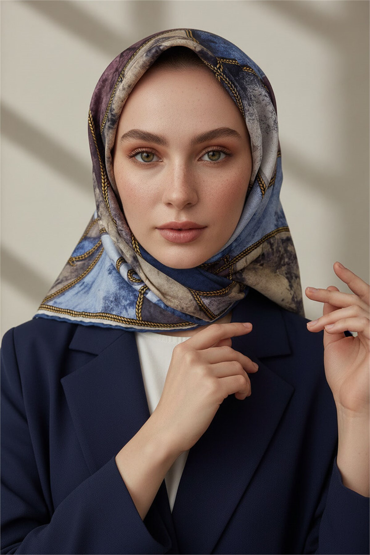 %100 Twill İpek Zincirli Mermer Desenli Bebe Mavisi - Pudra Renkli 90x90 Eşarp Dikim Şekli : El Dikişi