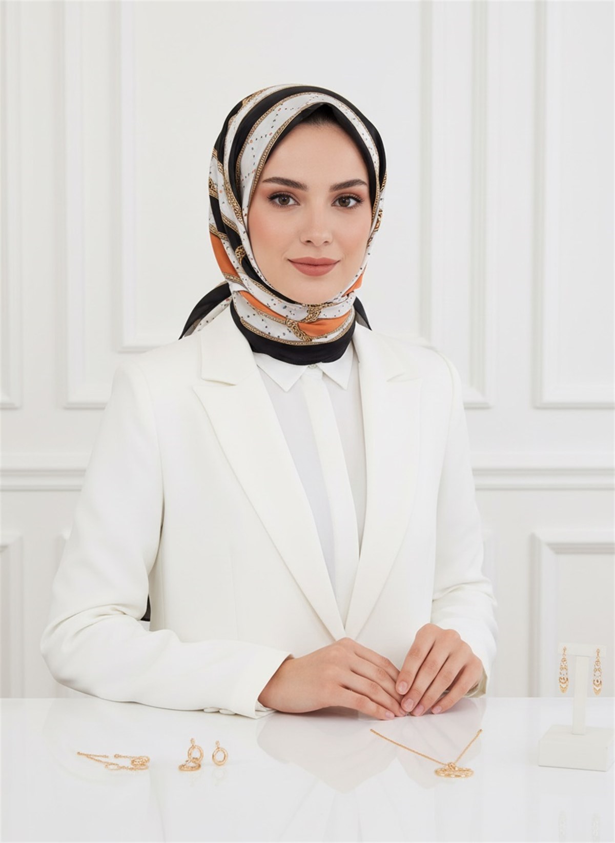 100% İPEK KEMER DESENLİ TABA - SİYAH RENKLİ ŞAL