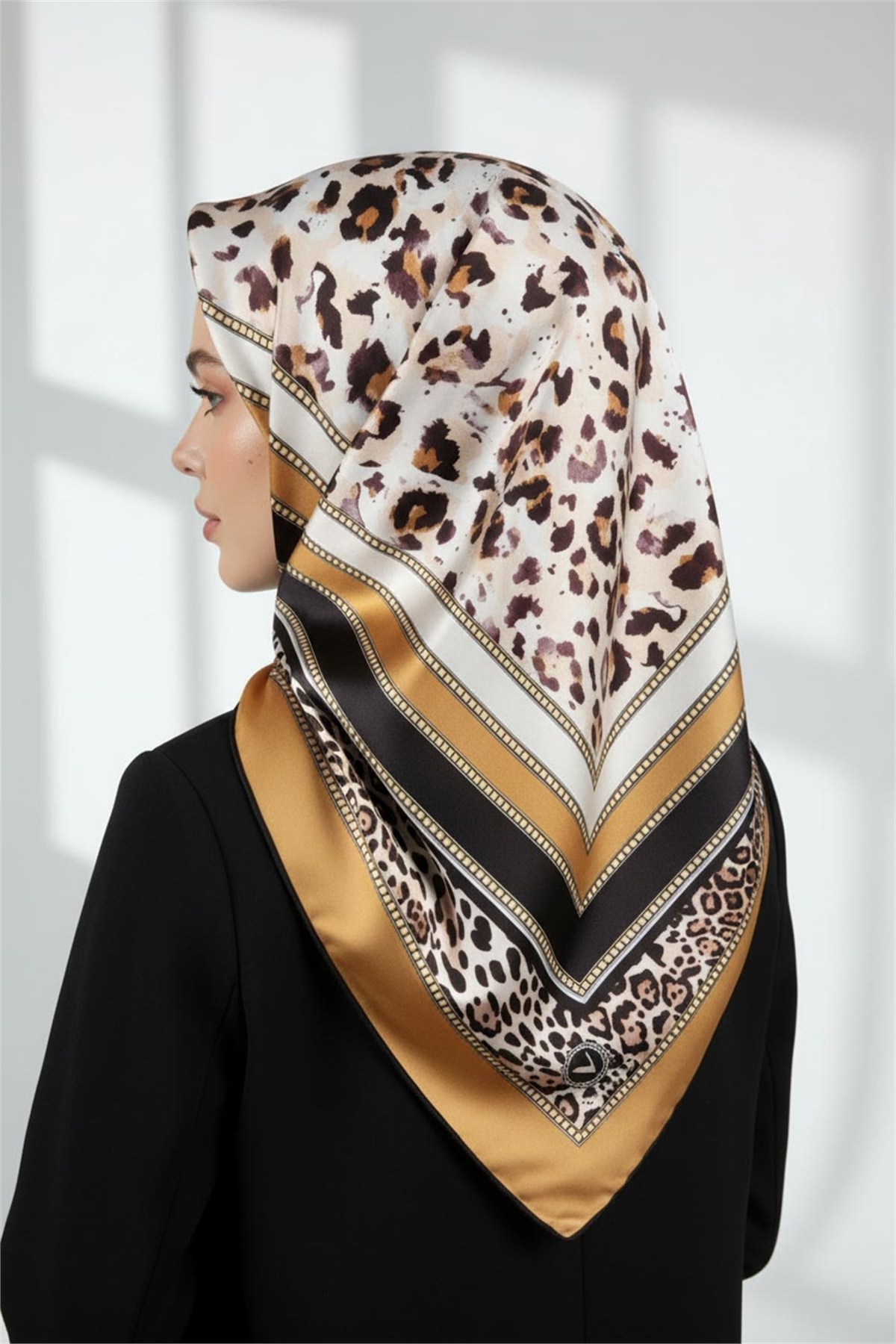 Twill Kemerli ve Leopar Desenli Hardal Renkli 90x90 Eşarp (İpek İçermez) Dikim Şekli : El Dikişi