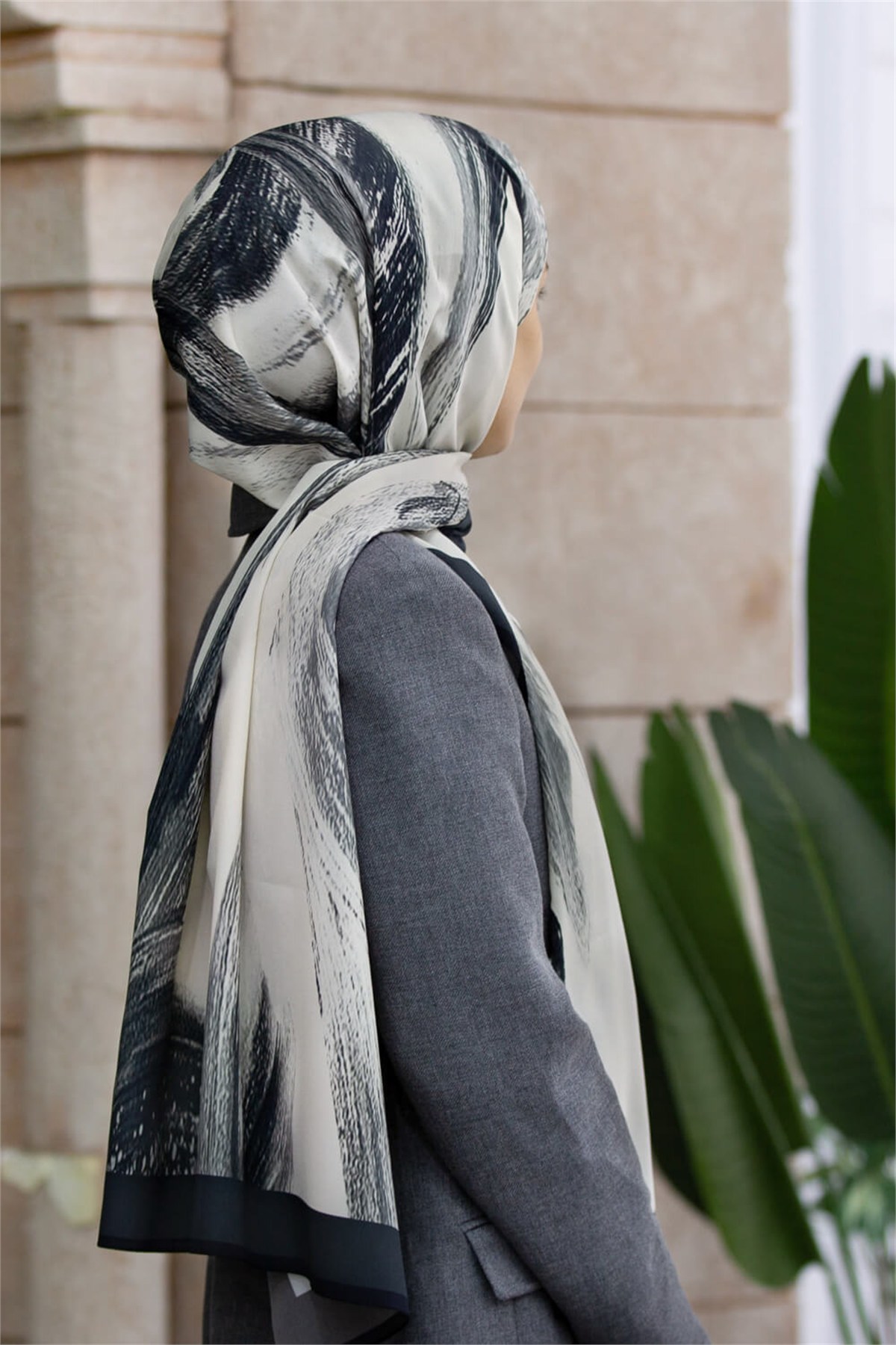 KREP FIRÇA DESENLİ FÜME RENKLİ 75X195 KIRIŞMAZ ŞAL
