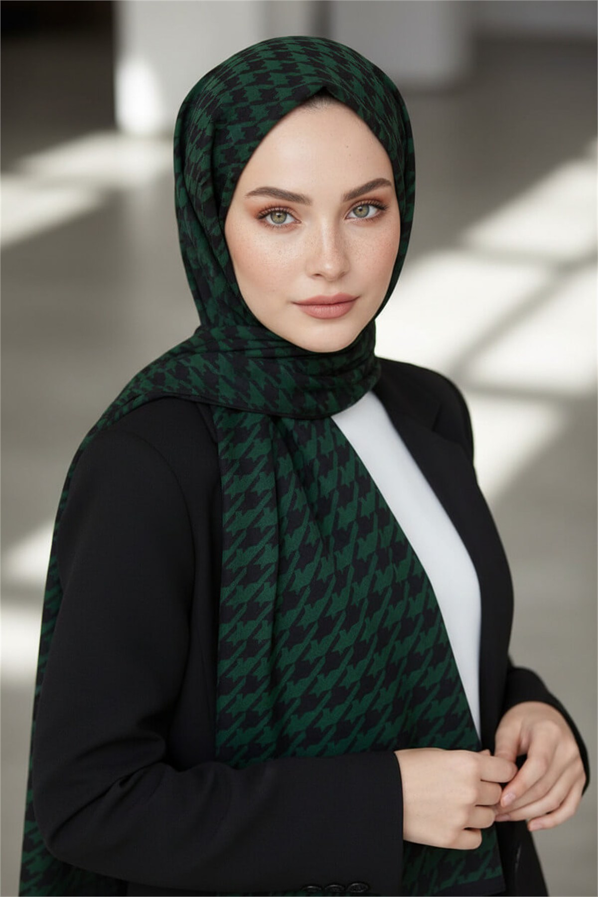 KREP KAZAYAĞI DESENLİ ZÜMRÜT YEŞİLİ RENKLİ 75X195 KIRIŞMAZ ŞAL