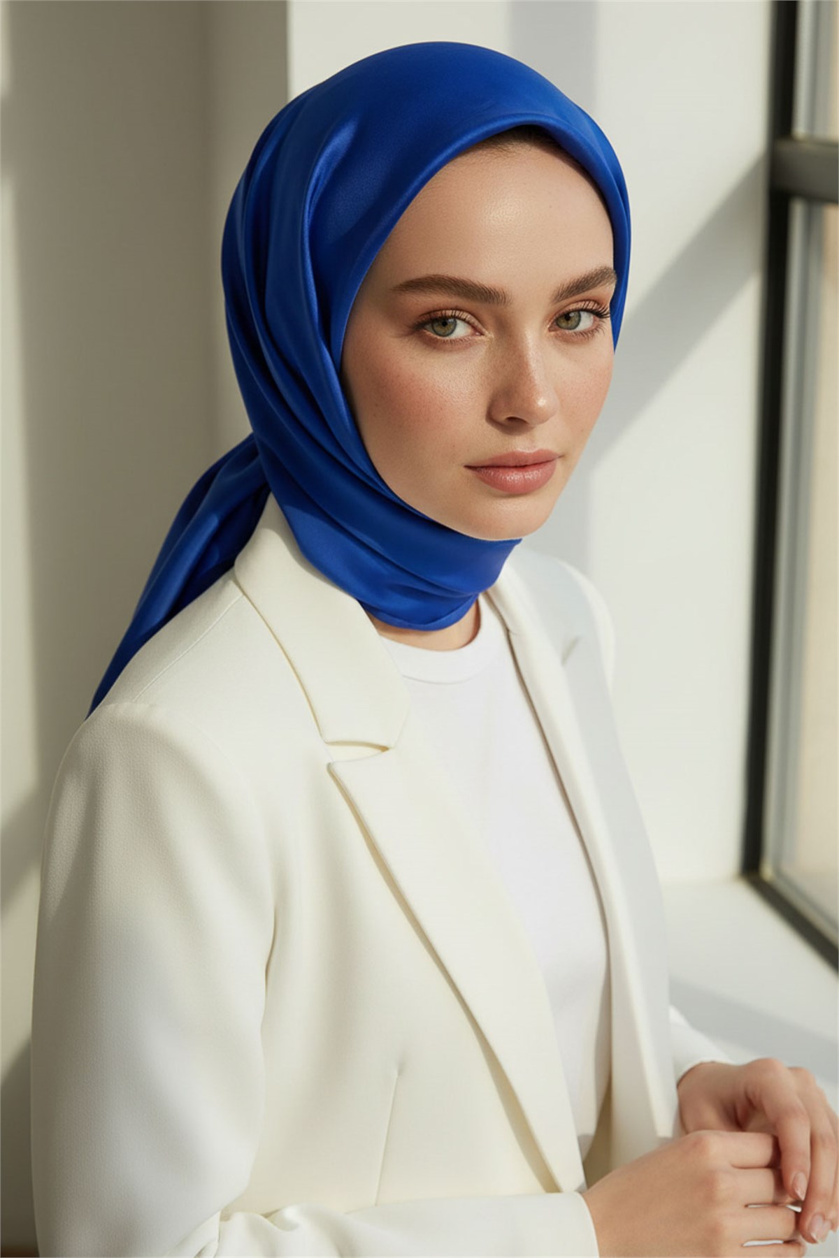 %100 Saf İpek Twill Eşarp 90x90 – Düz Renk, Kaymayan Tok Dokulu, El Dikişli