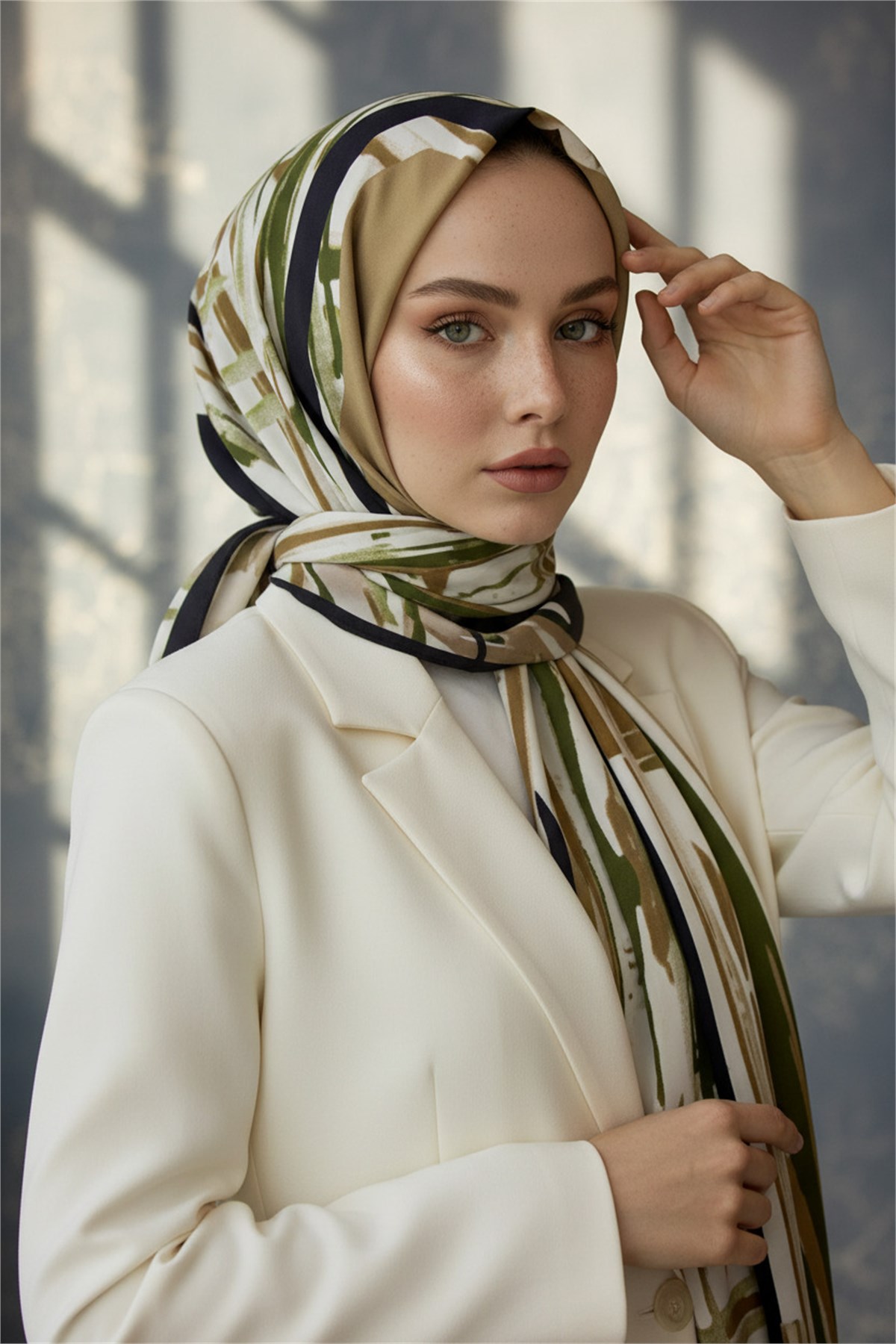 KREP GEOMETRIK DESENLİ HAKİ RENKLİ 75X195 KIRIŞMAZ ŞAL
