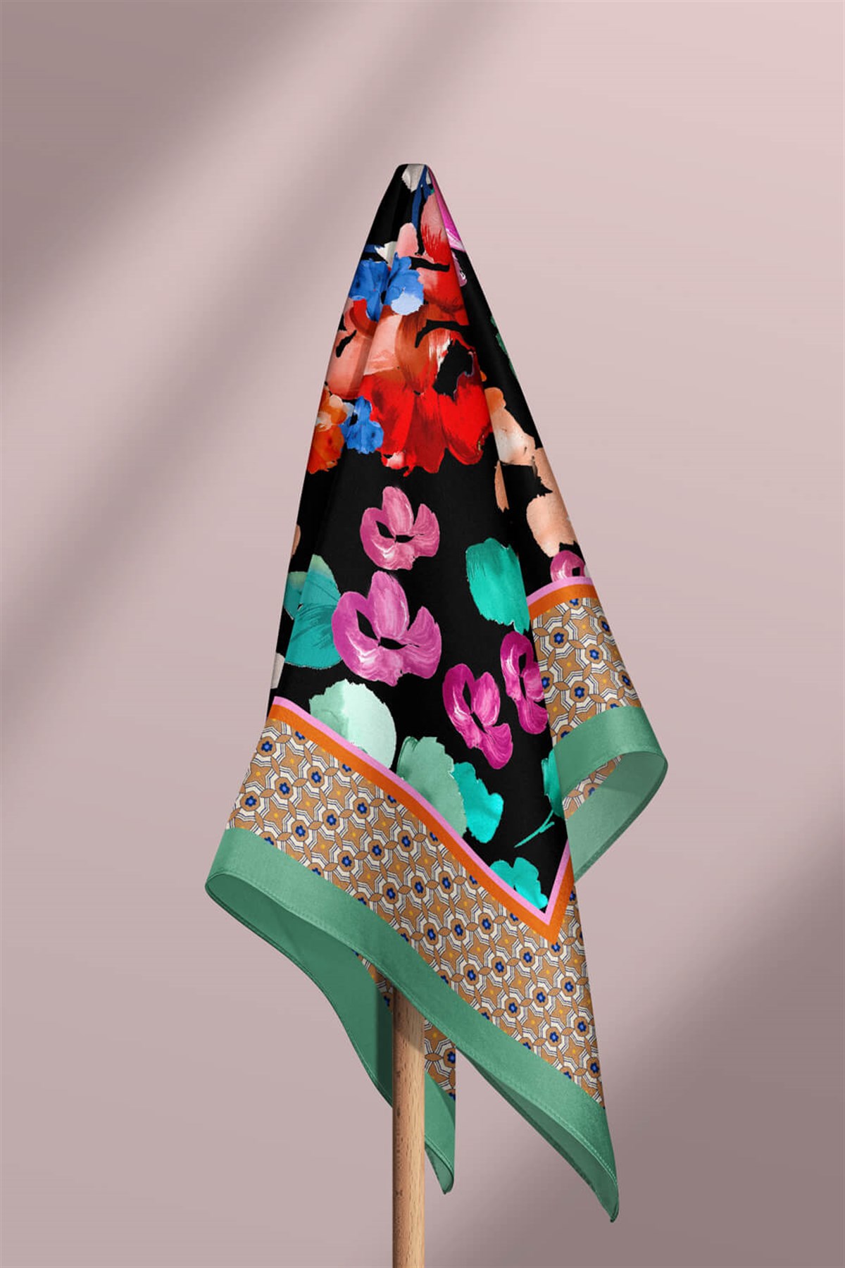 Violla F82 WATERCOLOR FLOWERS BANDANA  DG11991