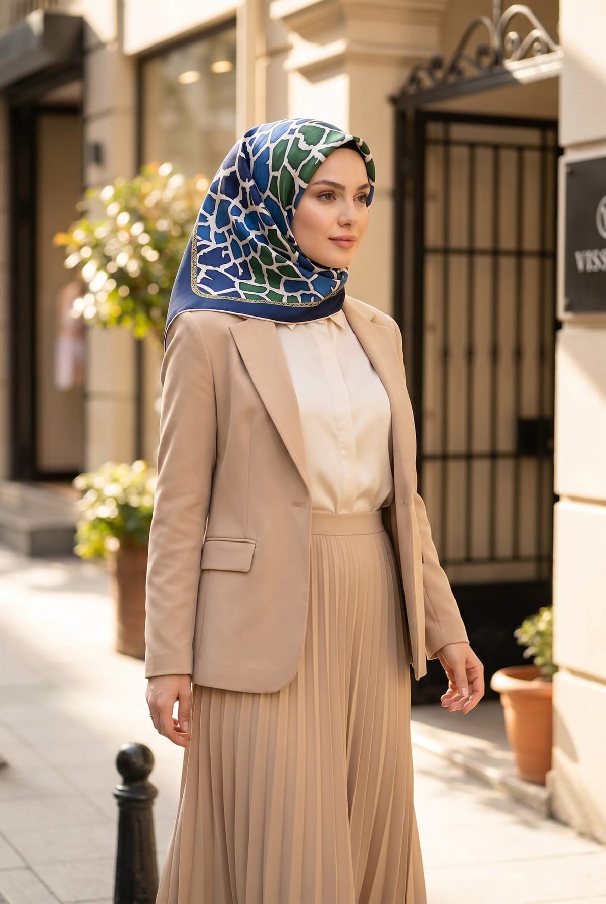 %100 Twill İpek Zürafa Desenli Saks - Zümrüt Yeşili Renkli 90x90 Eşarp Dikim Şekli : El Dikişi