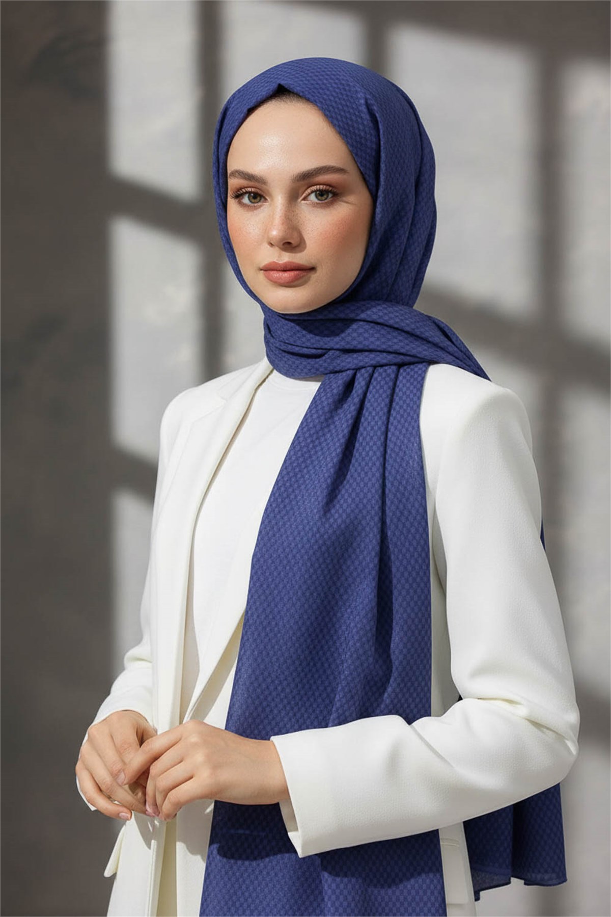 KREP HASIR DESENLİ İNDİGO RENKLİ 75X195 KIRIŞMAZ ŞAL