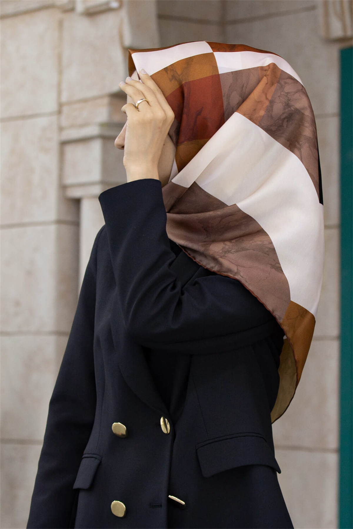 Twill Mermer Desenli Taba Renkli 90x90 Eşarp (İpek İçermez) Kenar Dikiş Şekli El Dikişli