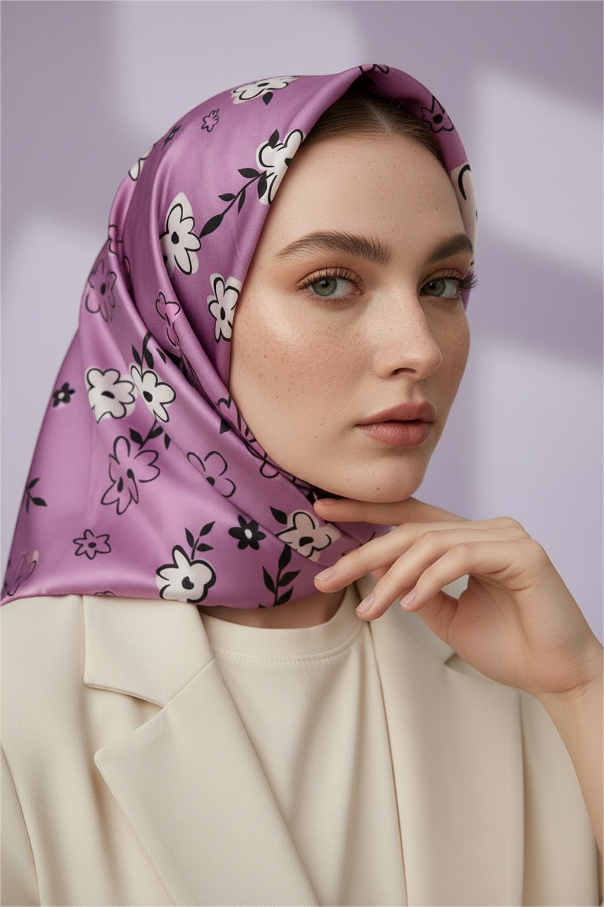 Rayon Papatya Desenli Lila Renkli 90x90 Eşarp (İpek İçermez) Kenar Dikiş Şekli El Dikişli