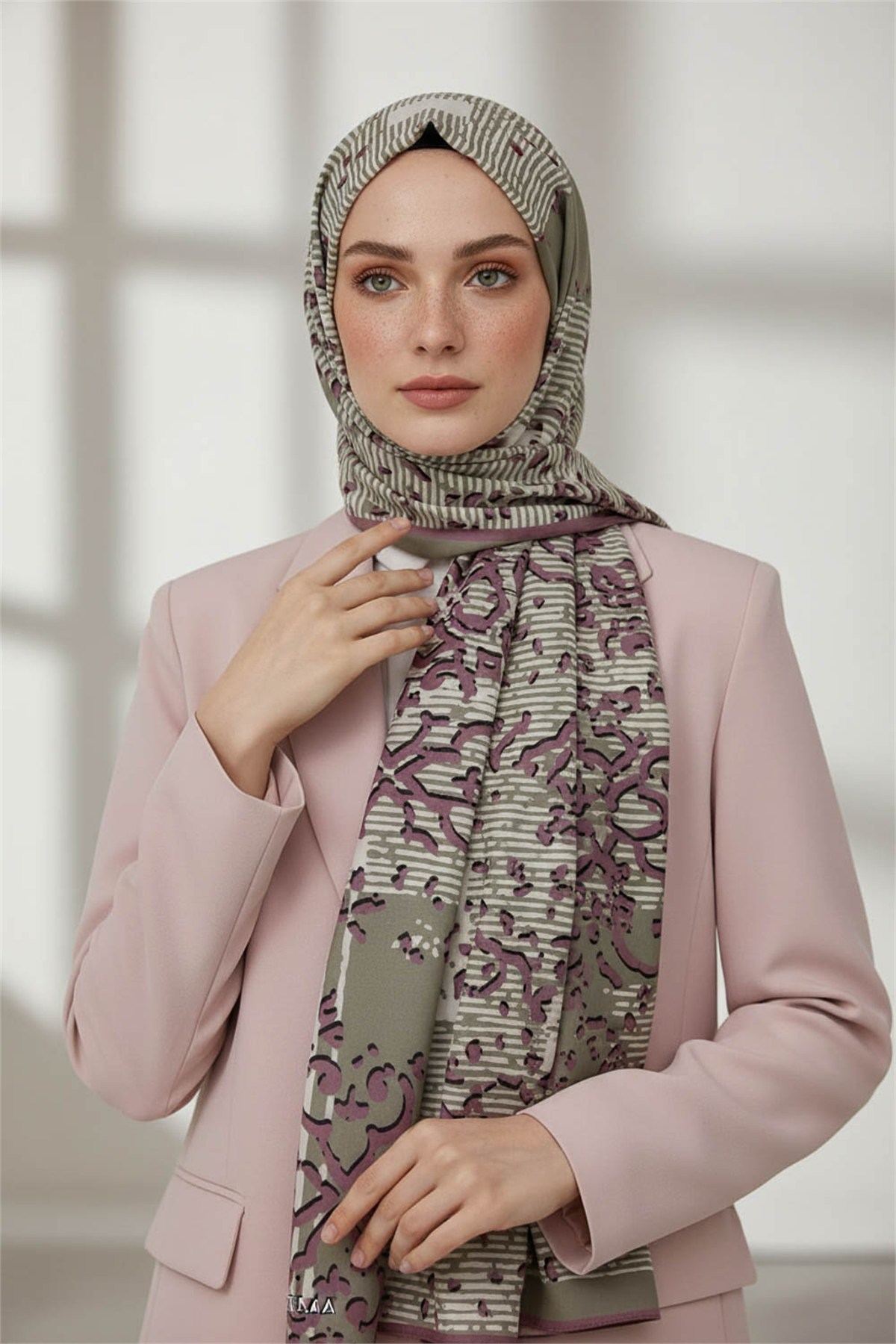 KREP ESKİTME DESENLİ PUDRA RENKLİ 75X195 KIRIŞMAZ ŞAL