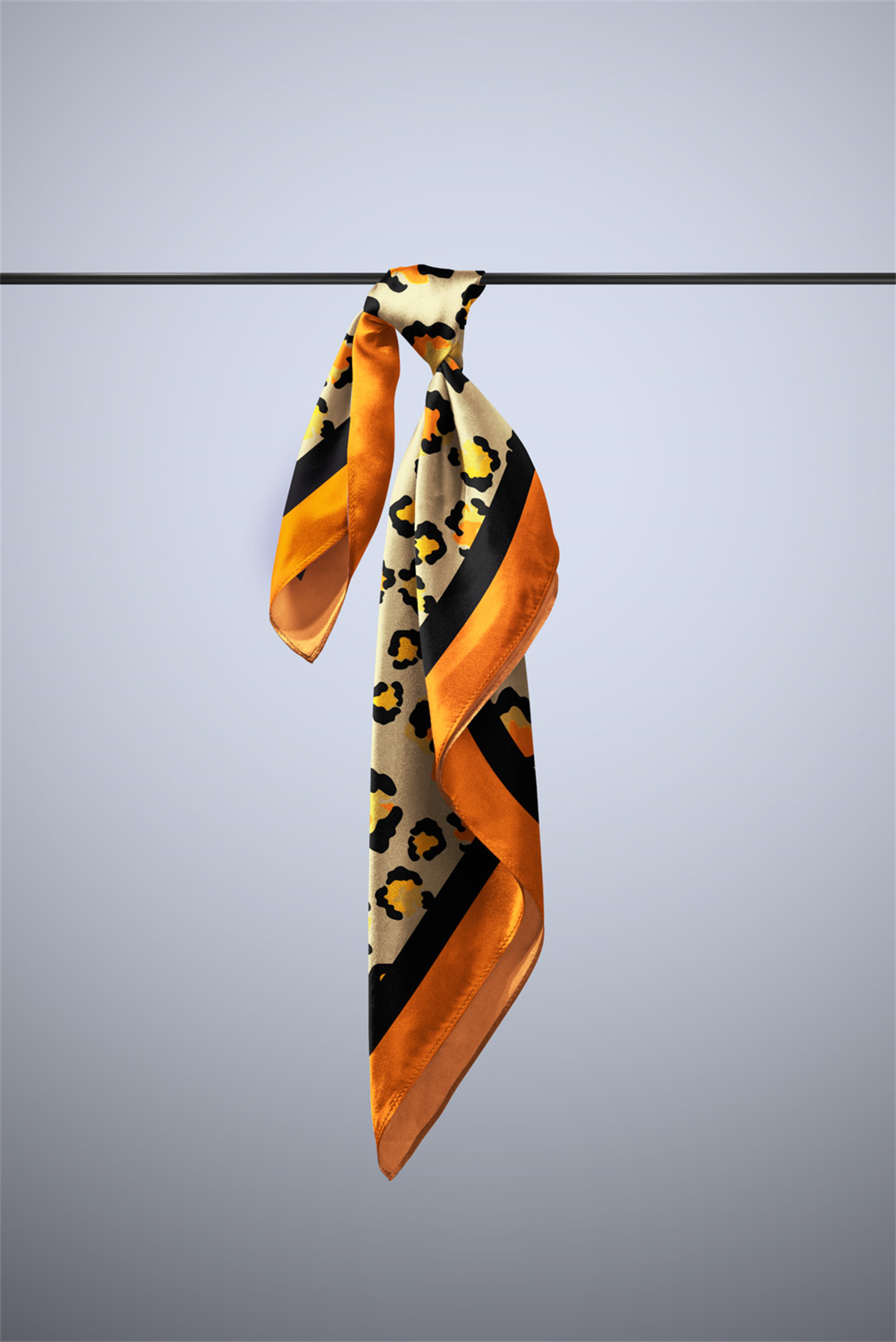 Z66 Kadın Krem Benek Desenli 50x50 Bandana