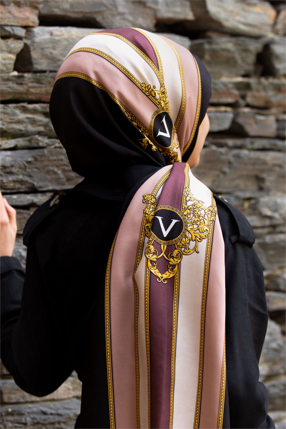 %100 Twill İpek Şal Gold Çizgili Barok Desenli Kadın Şal