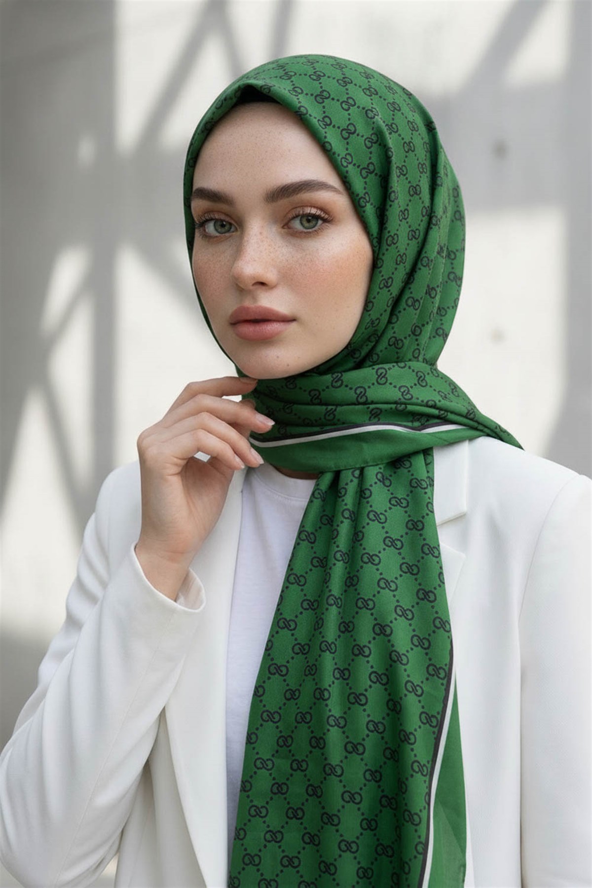 %100 Saf İpek Şal İnce Saten Vual Dokuma Minik Motif Desenli Zümrüt Yeşili Renkli 90x210 Şal