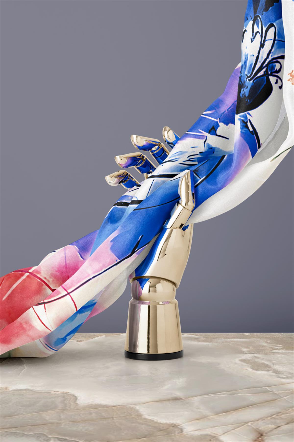 %100 Twill İpek Sulu Boya Çiçek Desenli Saks Renkli 90x90 Eşarp Dikim Şekli : El Dikişi