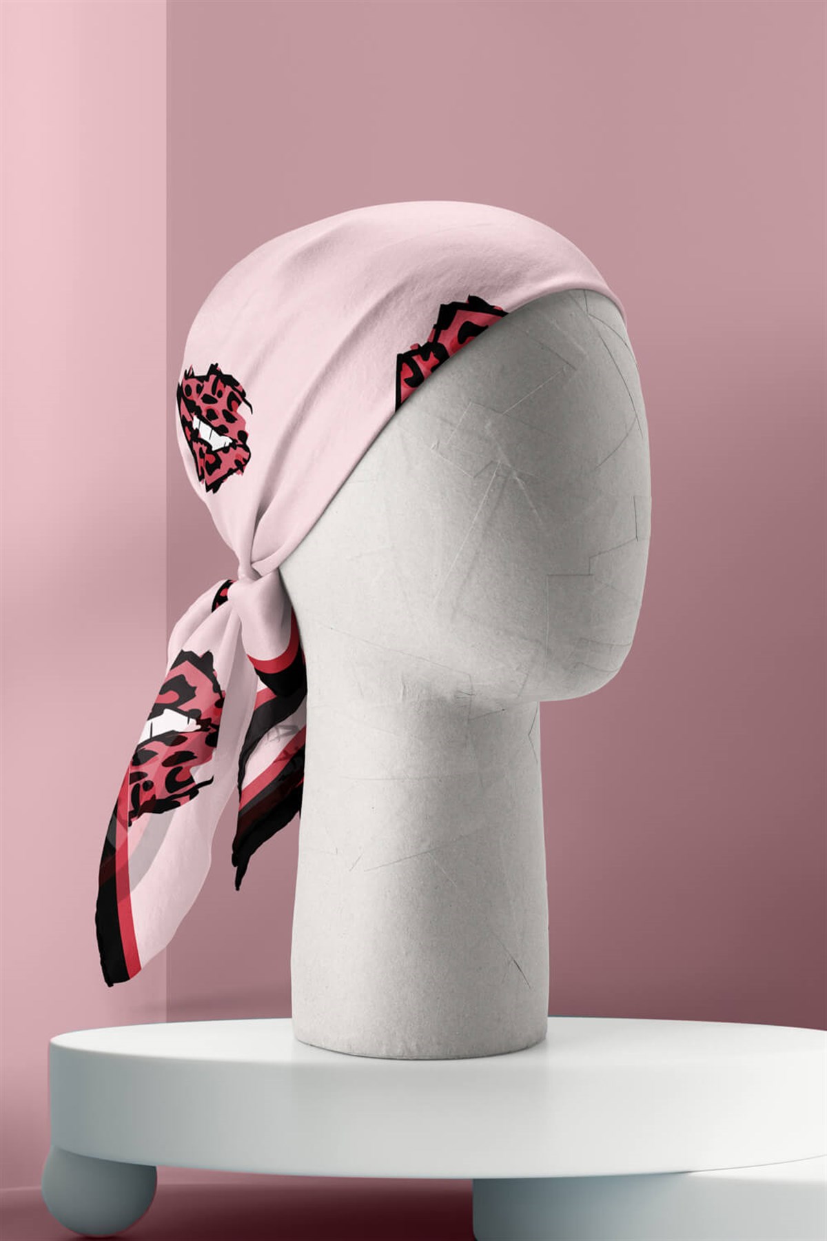 B77 Violla Dudak Desenli Bandana
