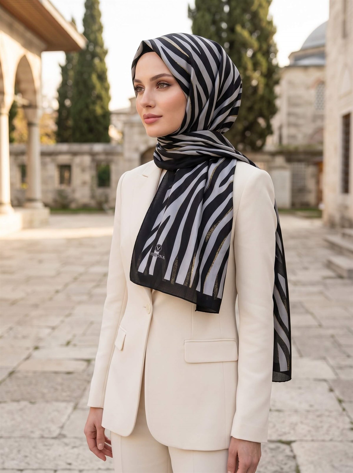 KREP KIRIŞMAZ ŞAL ZEBRA DESENLİ SİYAH - GRİ RENKLİ 75X195