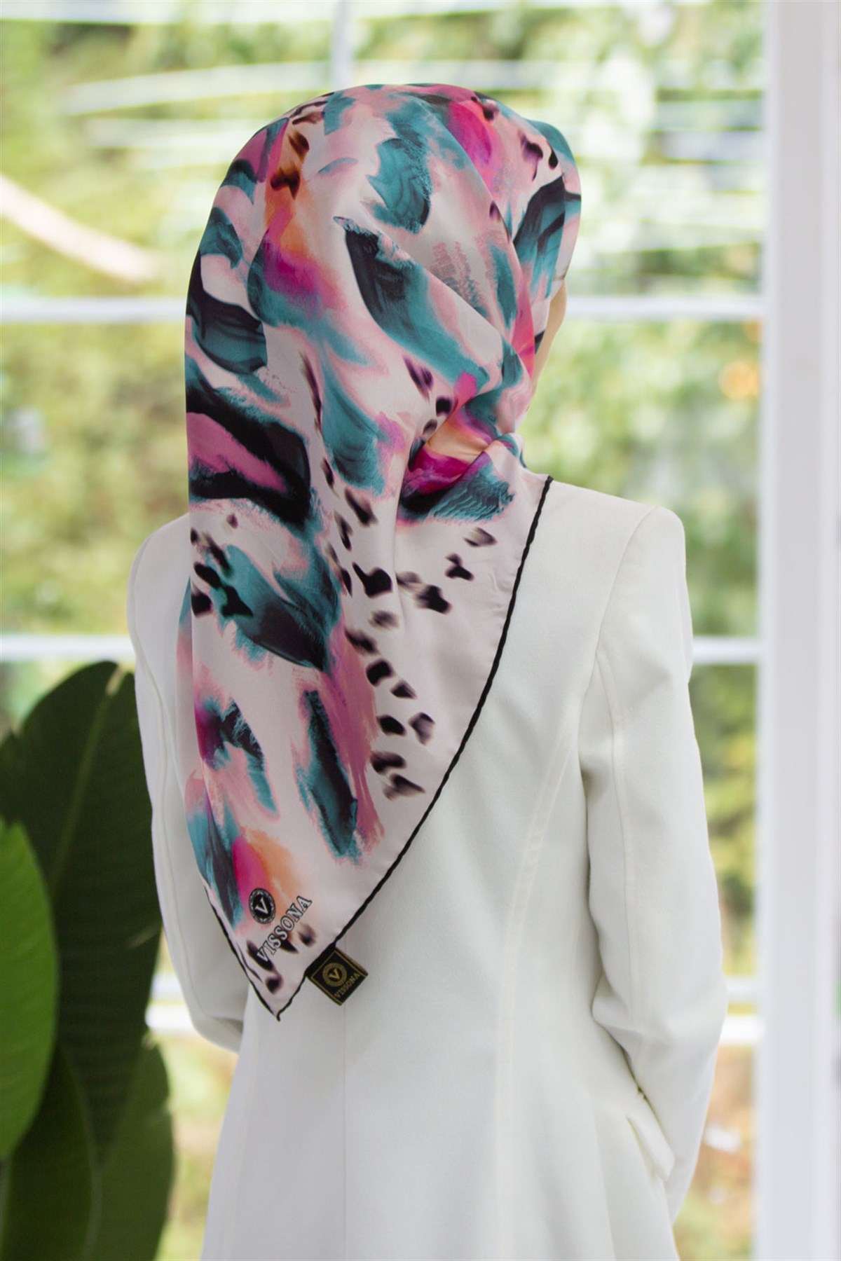 %100 Twill İpek Batik Desenli Fuşya - Petrol Yeşili Renkli 90x90 Eşarp Dikim Şekli : El Dikişi