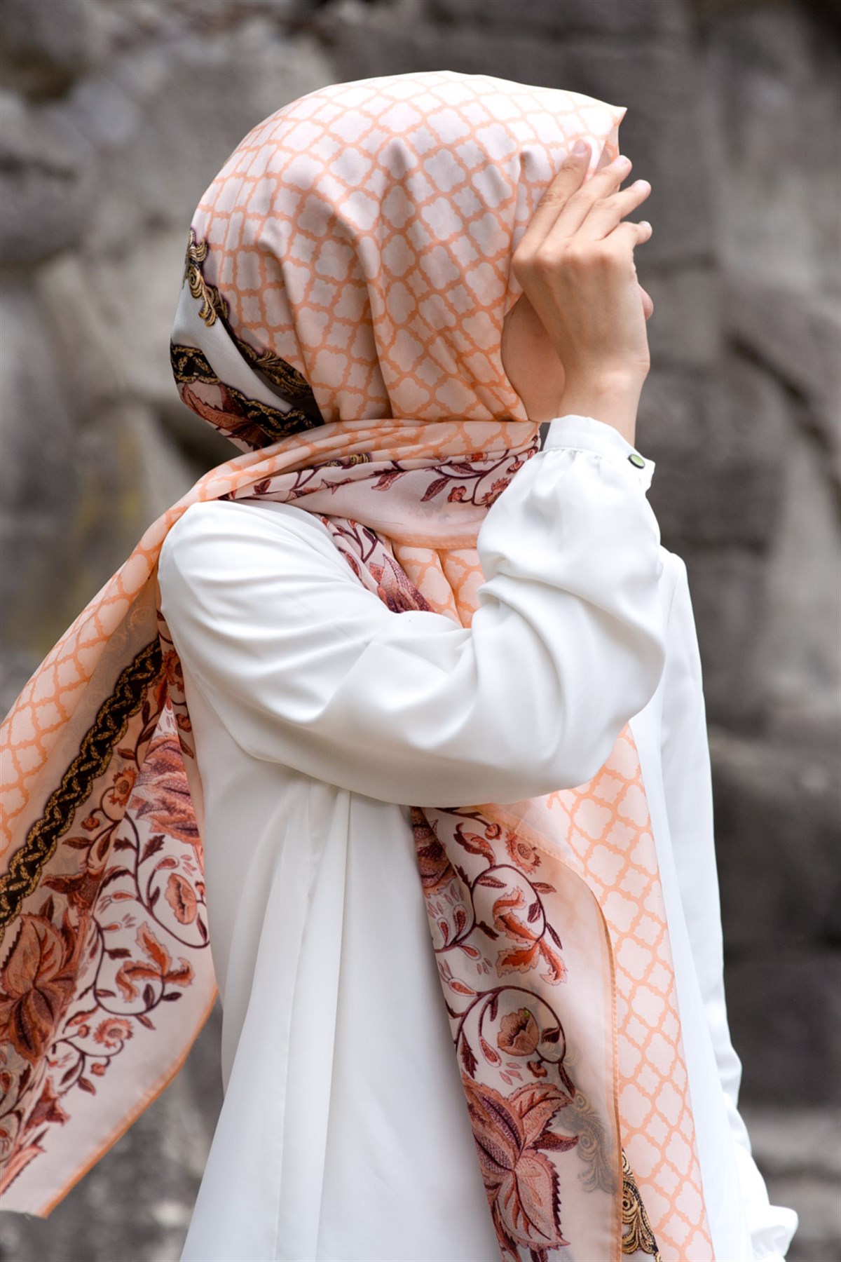 %100 İpek Yaprak Desenli Somon - Gold Renkli 92x210 Şal