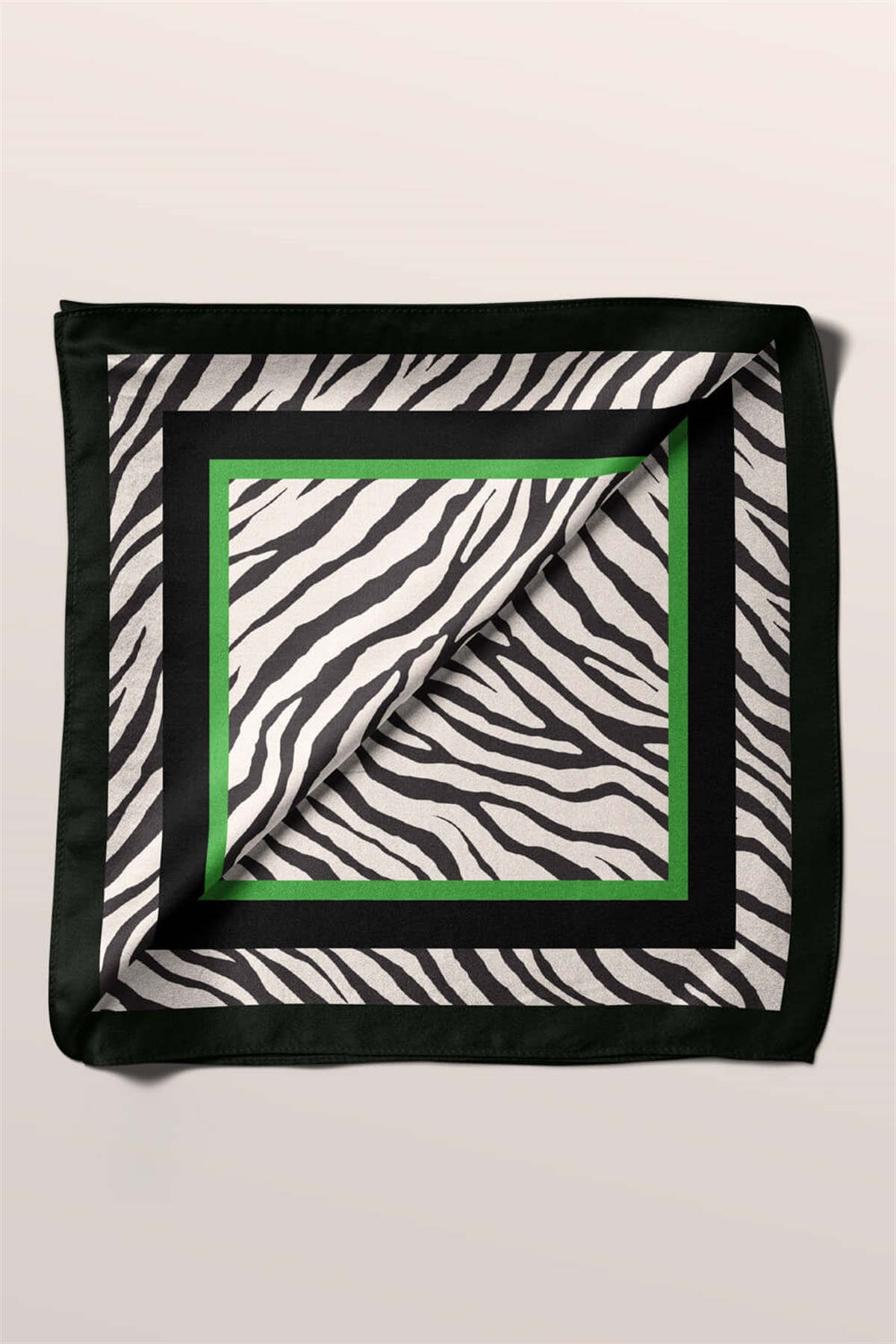 Violla Kadın Siyah Beyaz Zebra Desenli 50x50 Bandana HYL DG01282-22