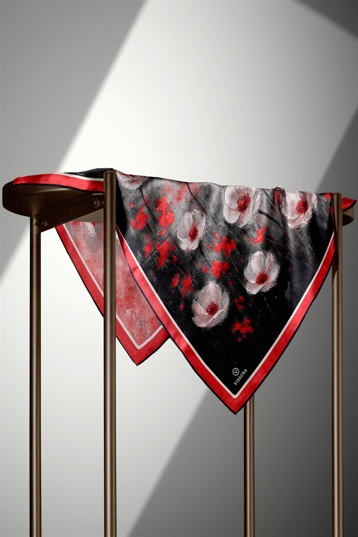 %100 Twill İpek Yağlı Boya Çiçek Desenli Nar Çiçeği Renkli 90x90 Eşarp Dikim Şekli : El Dikişi