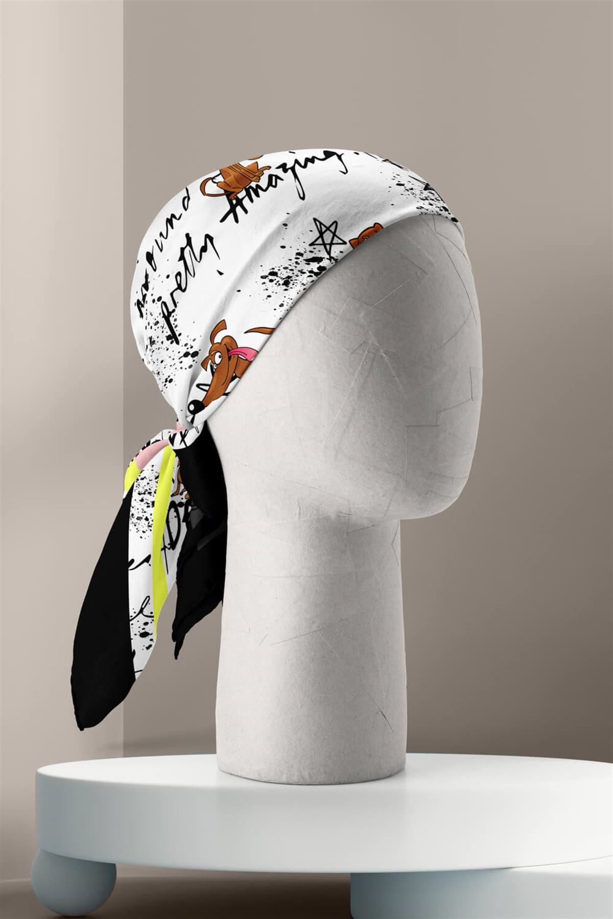 H22 El Yazısı Desenli Sarı Turuncu Köpek Bandanası DG5479 45x45