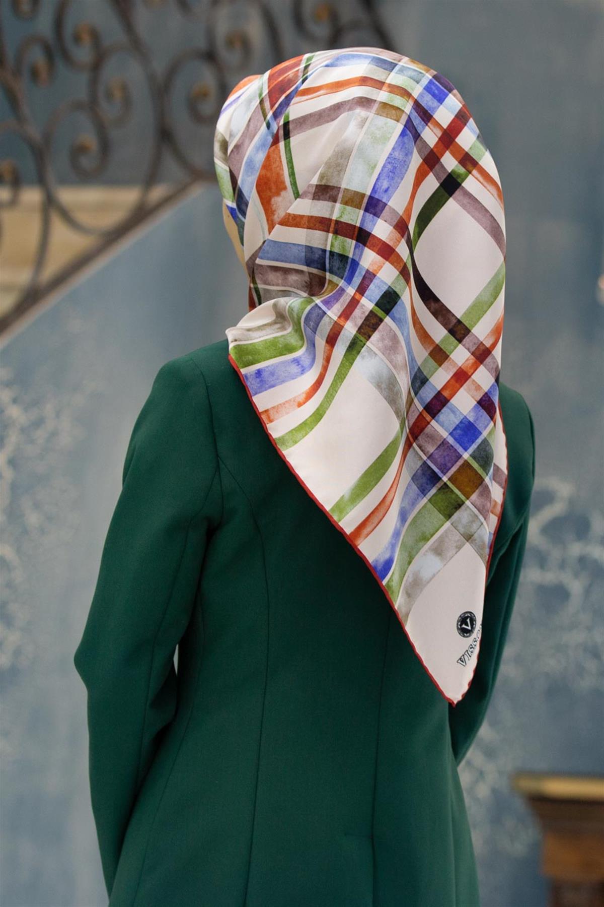 %100 Twill İpek Ekose Desenli Taba - Haki Renkli 90x90 Eşarp Kenar Dikiş Şekli El Dikişli