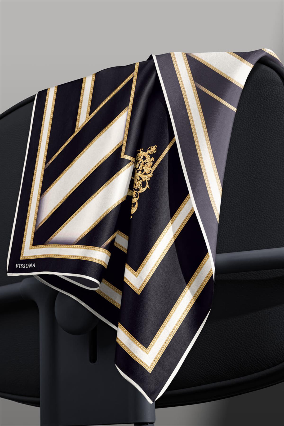 %100 Twill İpek Baroklu Ve Geometrik Desenli Siyah - Krem Renkli 90x90 Eşarp Dikim Şekli : El Dikişi