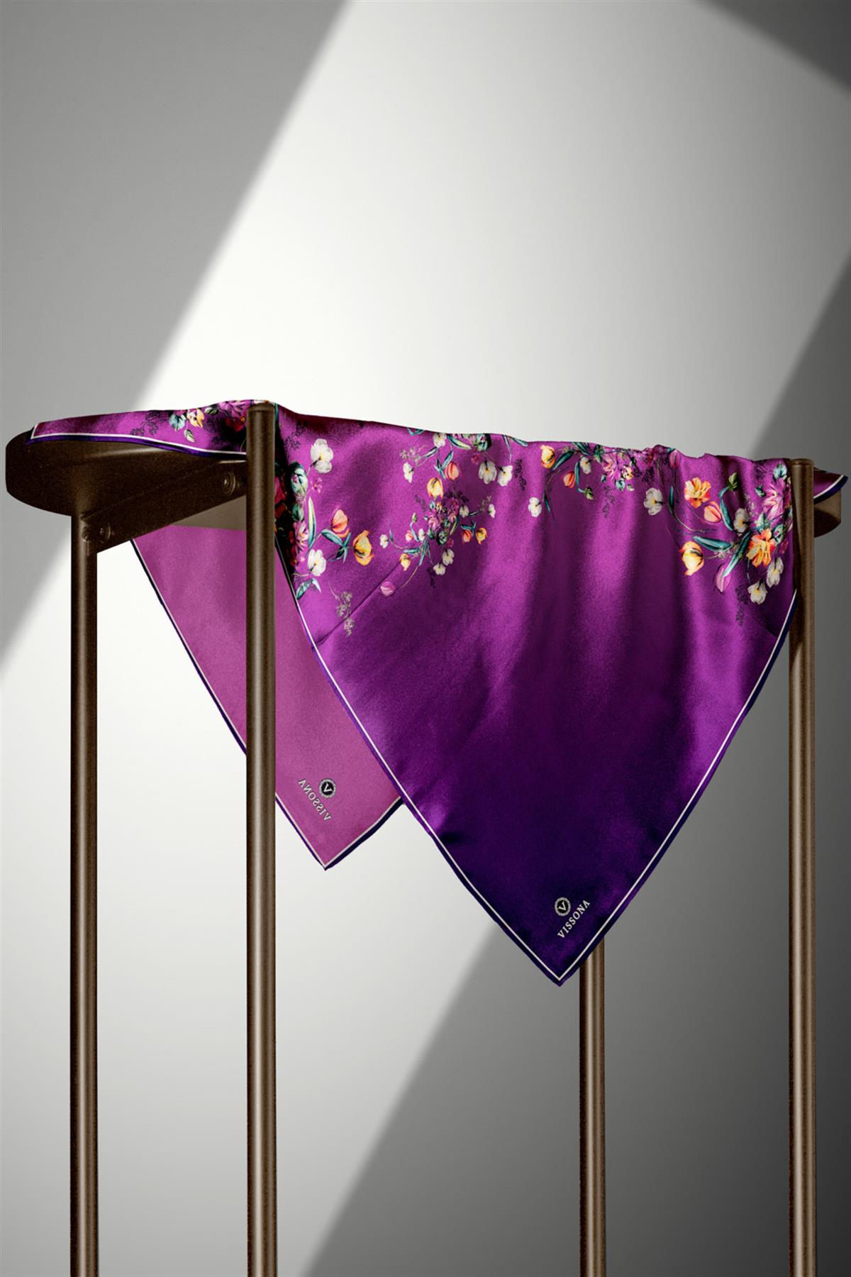 %100 Twill İpek Sonsuz Çiçek Desenli Mürdüm Renkli 90x90 Eşarp Dikim Şekli : El Dikişi