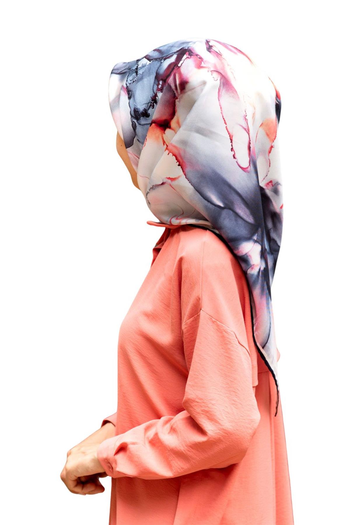 %100 Twill İpek Batik Çiçek Desenli İndigo - Bakır Renkli 90x90 Eşarp Kenar Dikiş Şekli El Dikişli