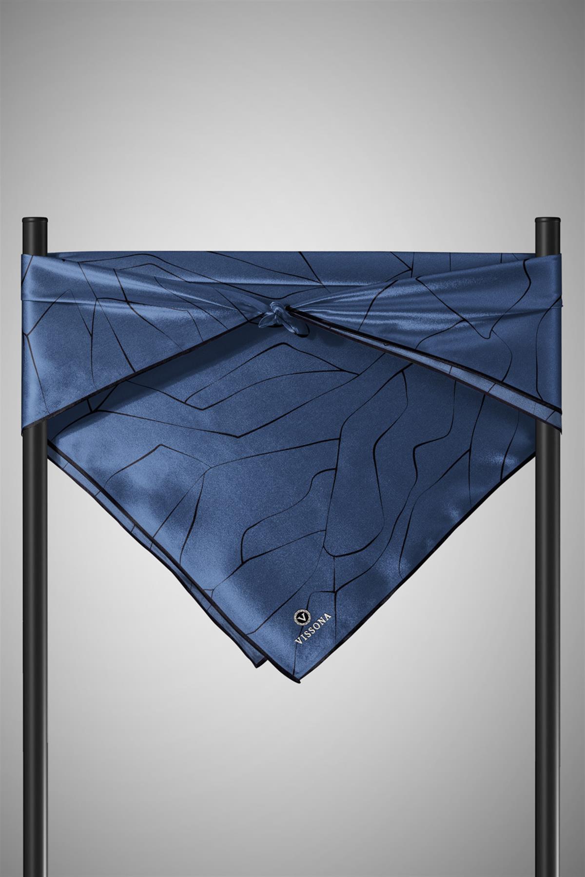 %100 Twill İpek Çizgi Desenli İndigo - Siyah Renkli 90x90 Eşarp Dikim Şekli : El Dikişi