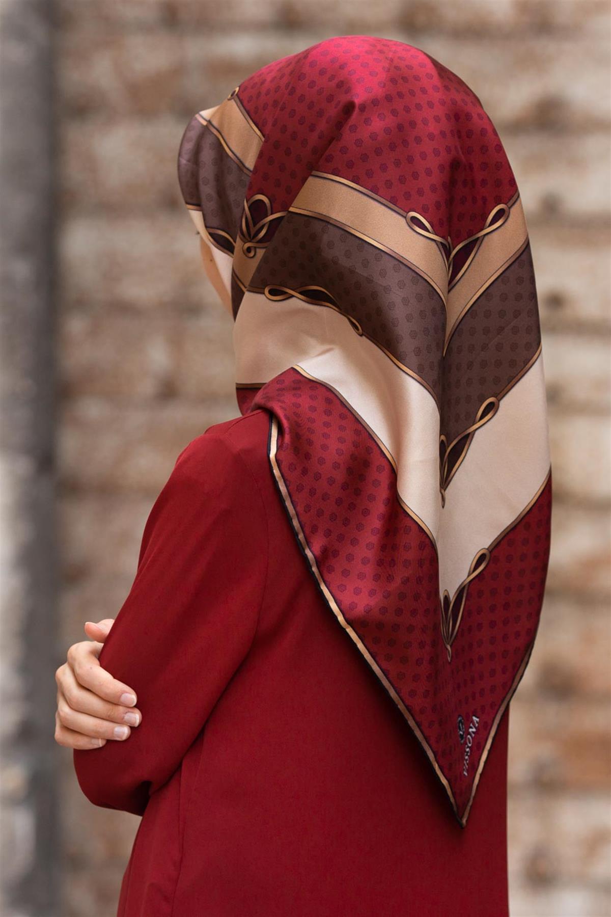 %100 Twill İpek Puantiyeli ve Geometrik Desenli Bordo - Vizon Renkli 90x90 Eşarp Dikim Şekli : El Dikişi