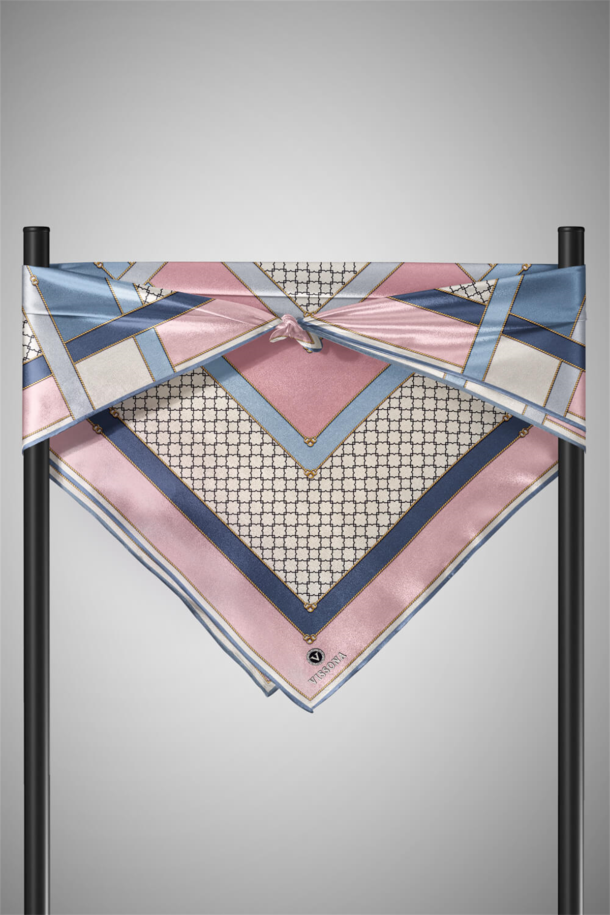 %100 Twill İpek Geometrik Desenli Pudra - Bebe Mavisi Renkli 90x90 Eşarp Dikim Şekli : El Dikişi