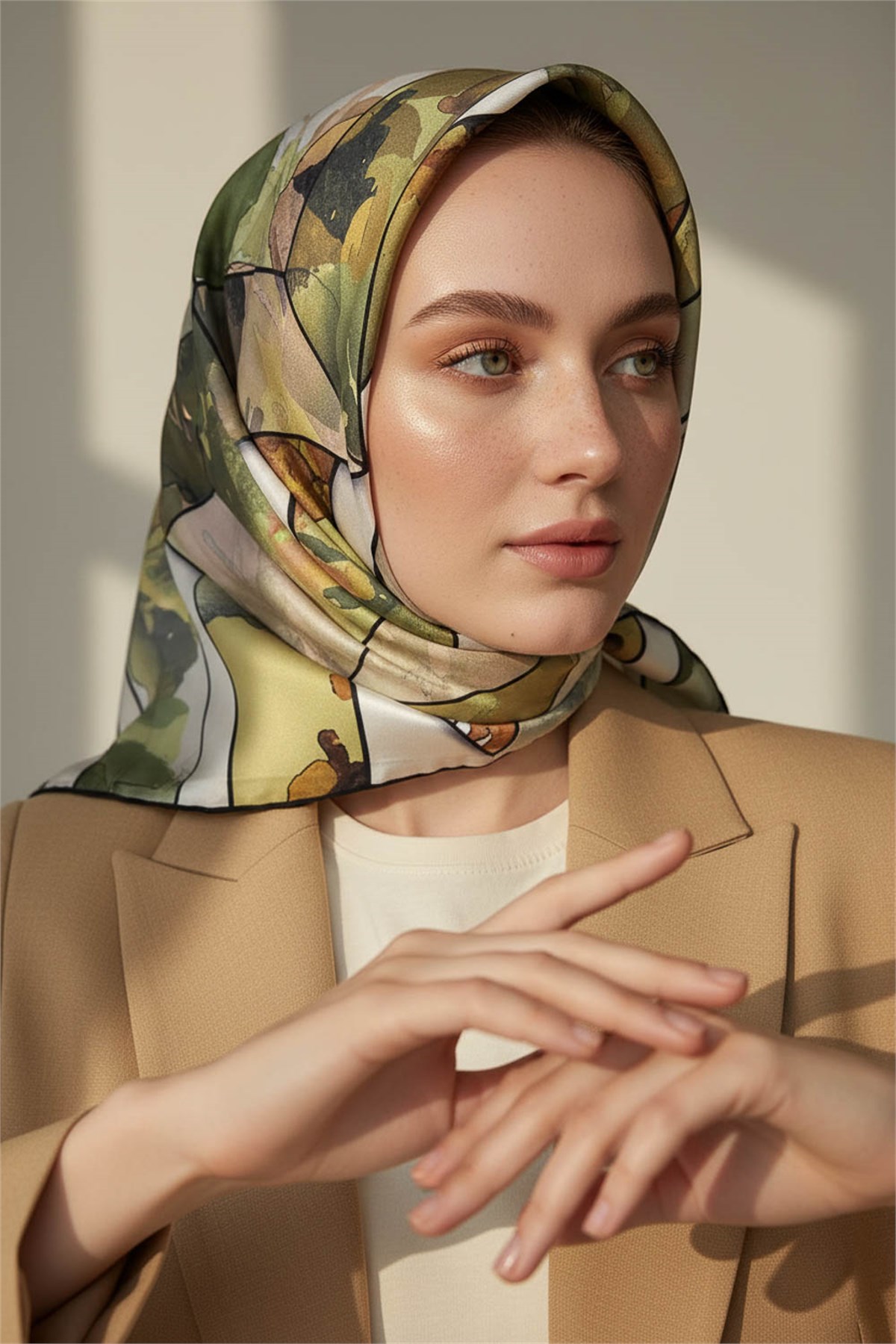 %100 Twill İpek Bahar Çiçekleri Desenli Haki Yeşil - Vizon Renkli 90x90 Eşarp Kenar Dikiş Şekli El Dikişli