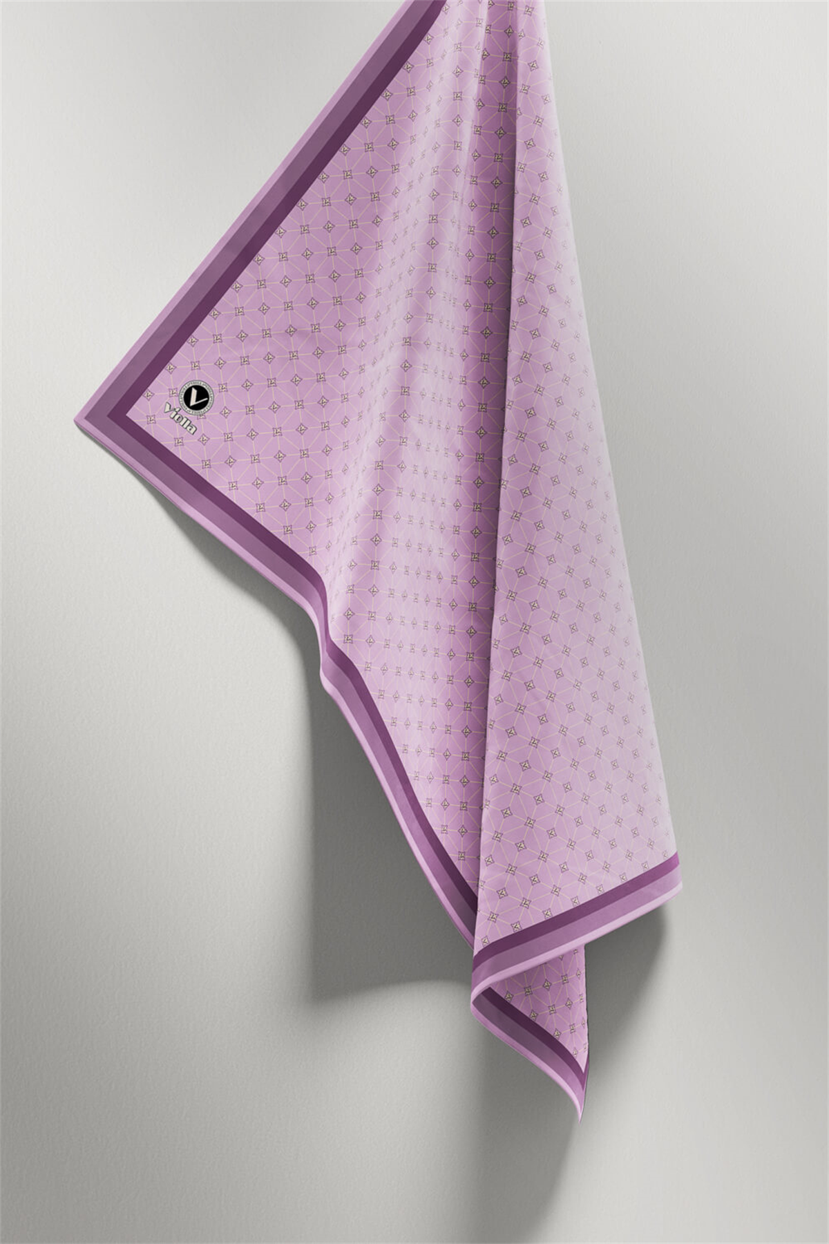 Twill Monogram Desenli Lila Renkli 90x90 Eşarp (İpek İçermez) Kenar Dikiş Şekli El Dikişli