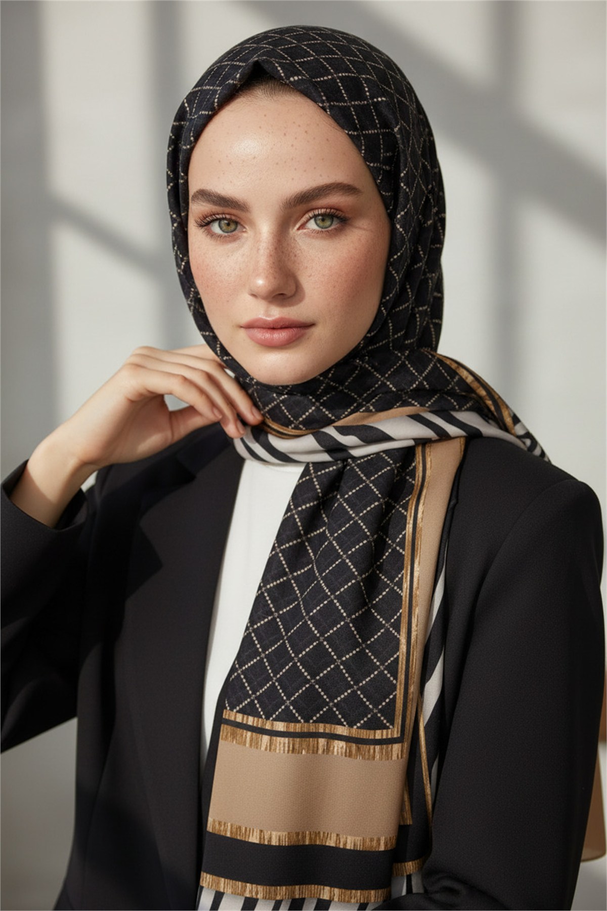 KREP ZEBRALI BAKLAVA DESENLİ SÜTLÜ KAHVE RENKLİ 75X195 KIRIŞMAZ ŞAL