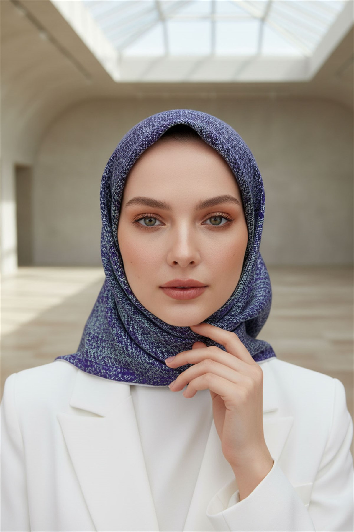 %100 Twill İpek Dokulu Desen Mor - Turkuaz Renkli 90x90 Eşarp Kenar Dikiş Şekli El Dikişli
