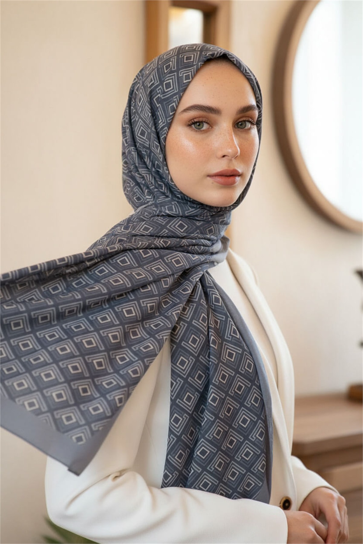 KREP MİNİ MOTİF DESENLİ GRİ RENKLİ 75X195 KIRIŞMAZ ŞAL