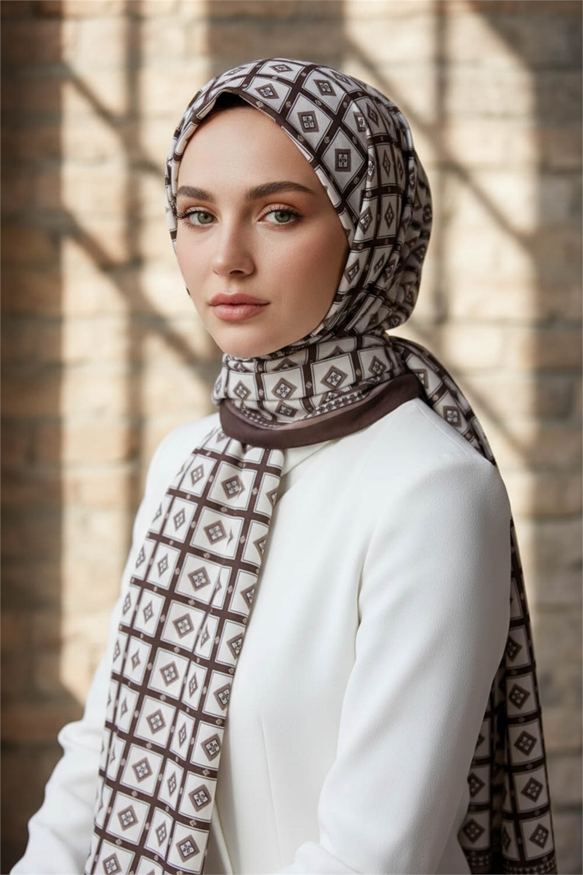 KREP KARE DESENLİ VİZON RENKLİ 75X195 KIRIŞMAZ ŞAL