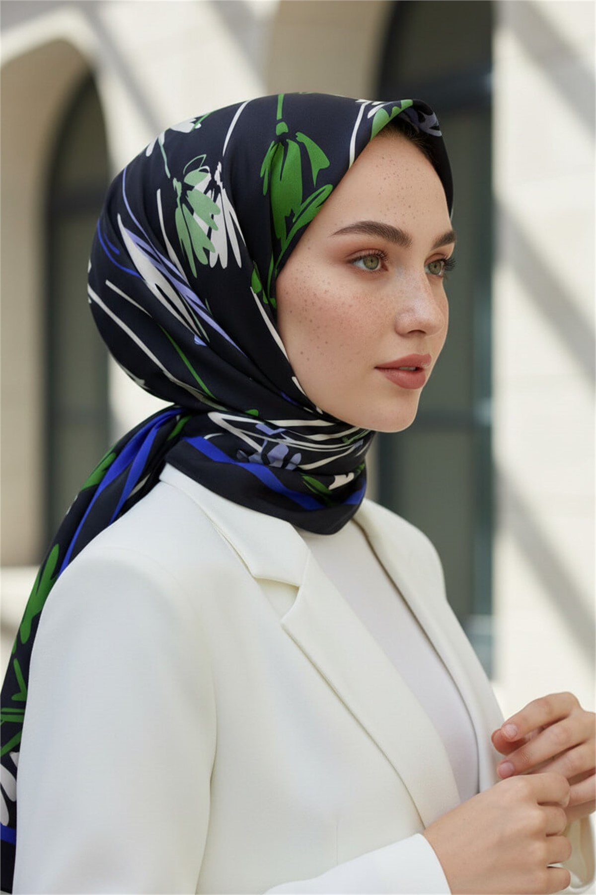 KREP ÇİÇEK DESENLİ SAKS RENKLİ 75X195 KIRIŞMAZ ŞAL