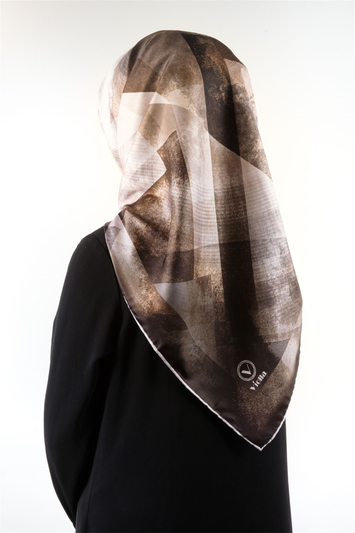 Twill Batik Desenli Vizon Renkli 90x90 Eşarp (İpek İçermez) Dikim Şekli : El Dikişi