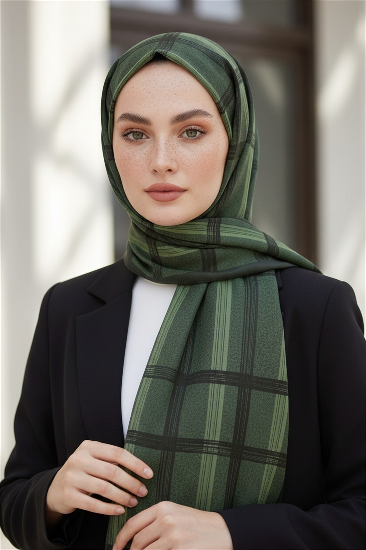 KREP GEOMETRİK DESENLİ HAKİ YEŞİLİ RENKLİ 75X195 KIRIŞMAZ ŞAL