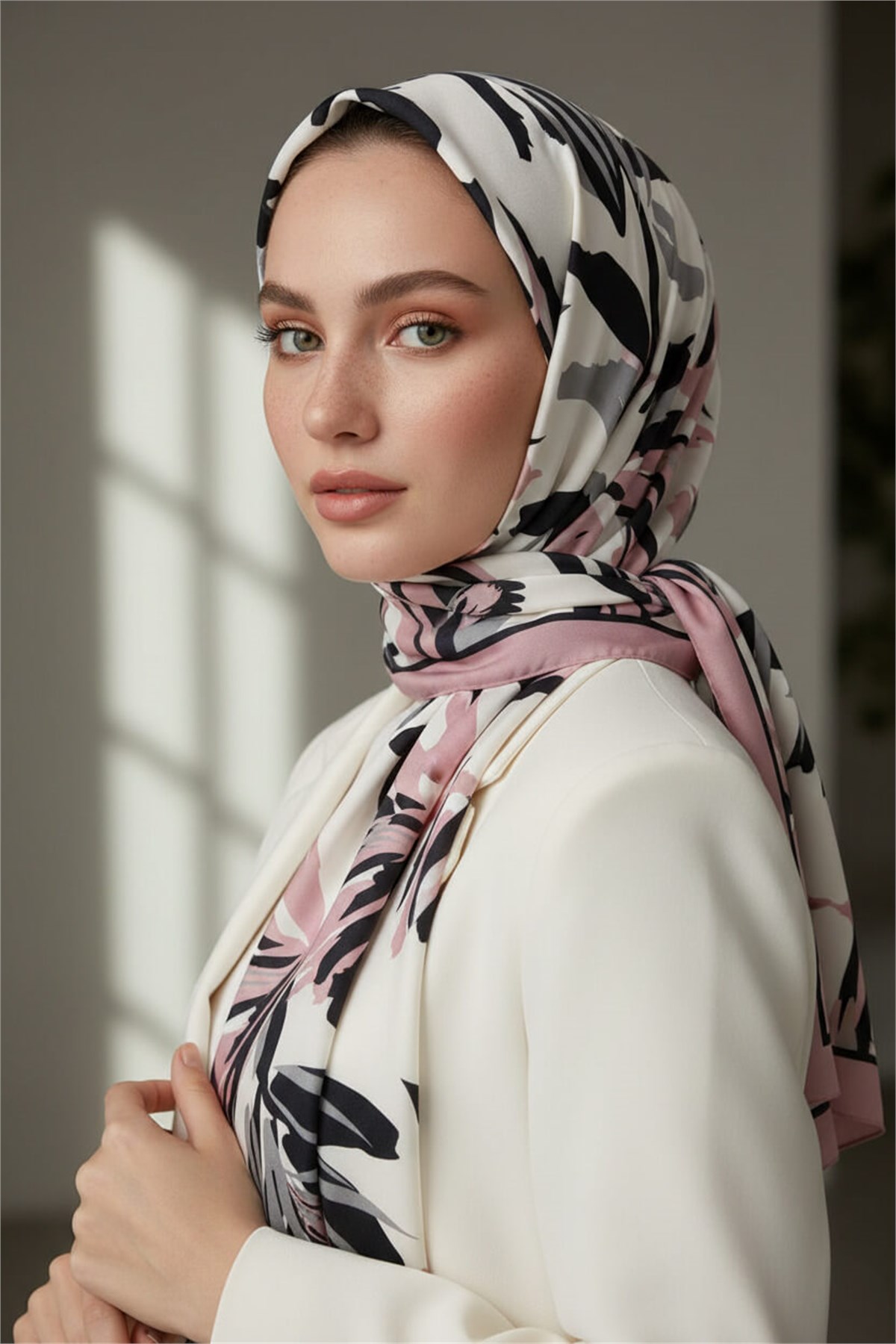 KREP YAPRAK DESENLİ PUDRA RENKLİ 75X195 KIRIŞMAZ ŞAL